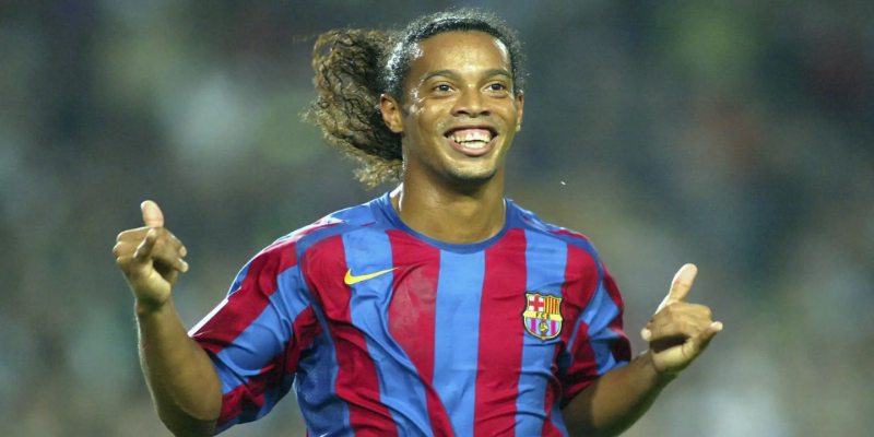 Ronaldinho: Huyền Thoại Bóng Đá Và Di Sản Không Thể Xóa Nhòa